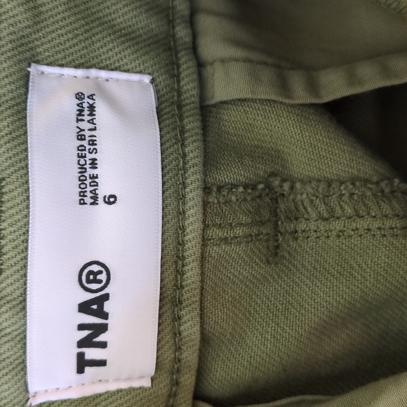 Aritzia TNA Green Women's Cargo Pants - Picture 2 of 10